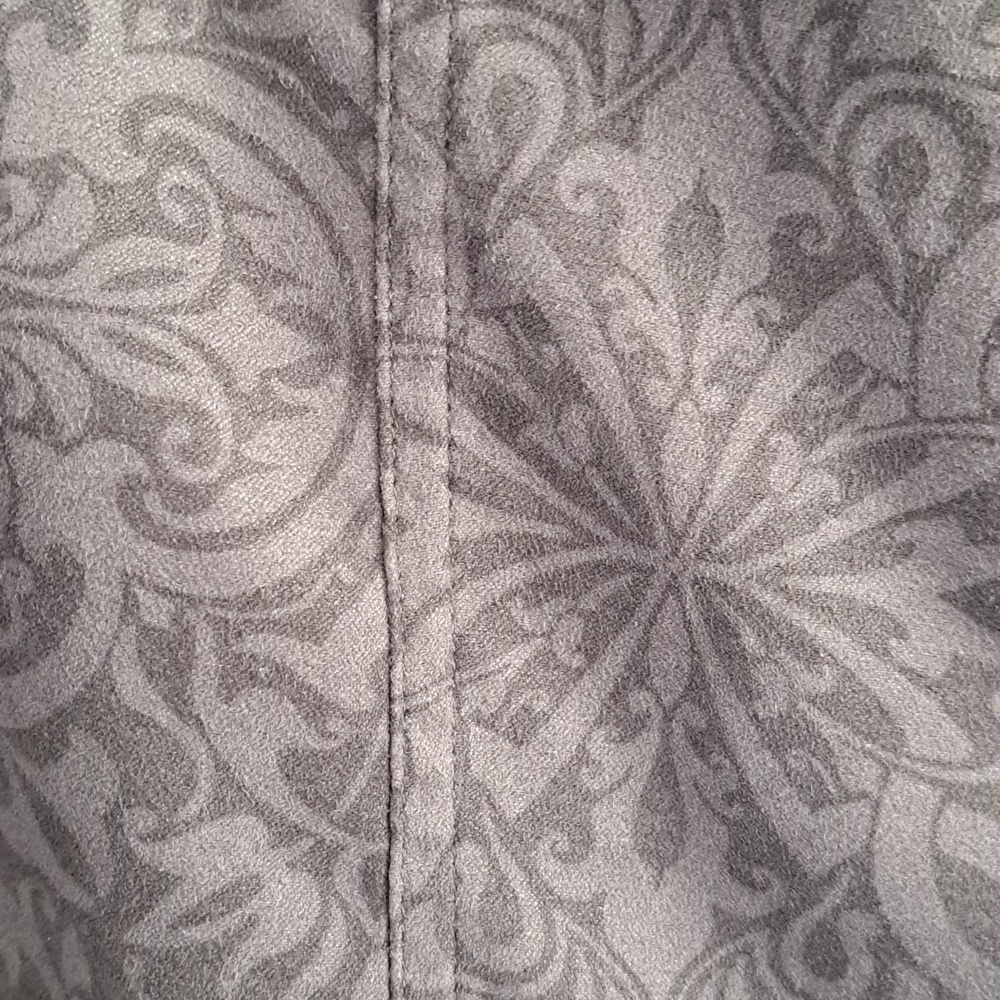 Croft & Barrow Women's Gray Button Down Shirt Suede Feel Size XL - Picture 10 of 10